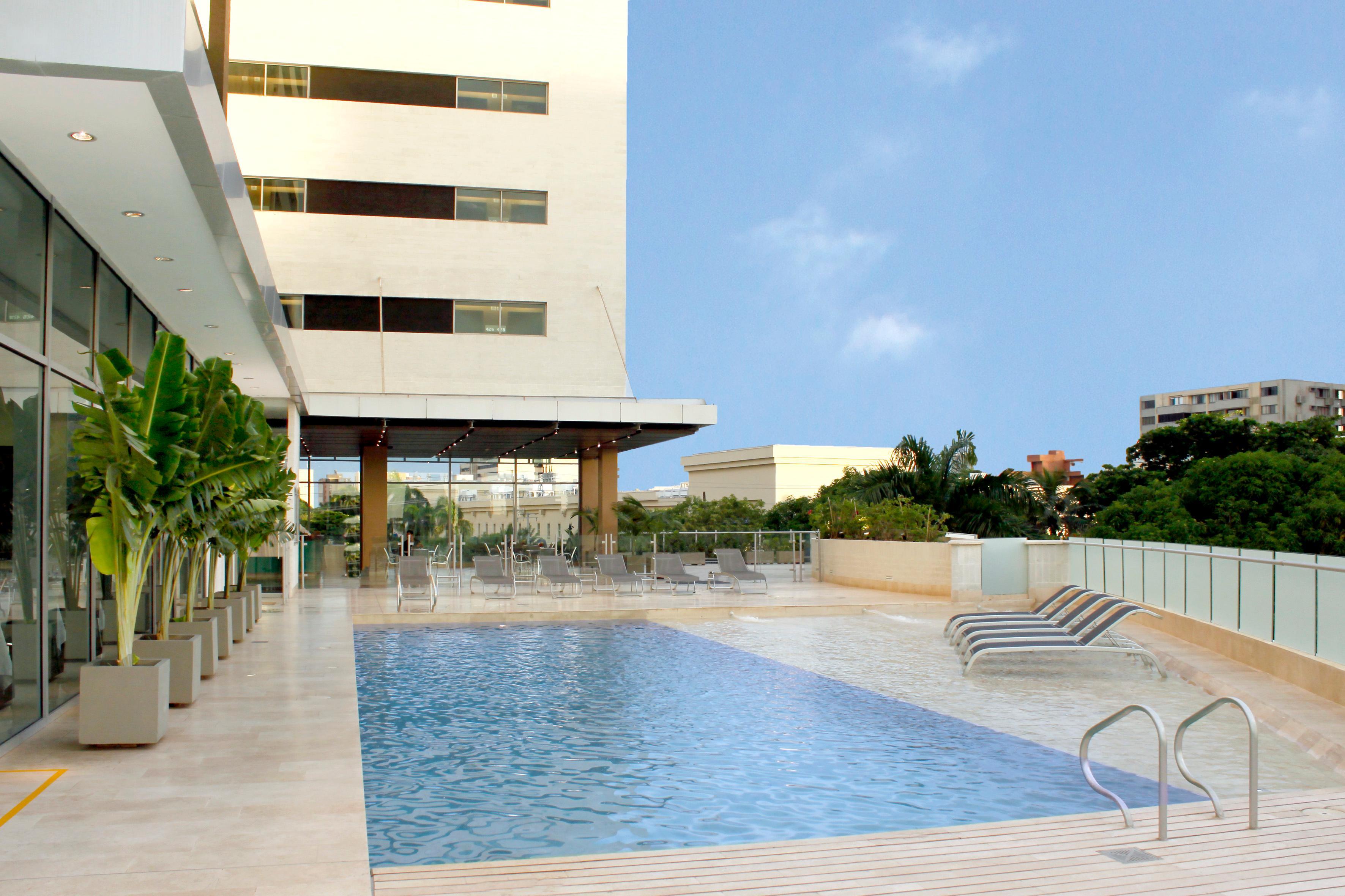 Estelar Alto Prado Barranquilla  Esterno foto The pool at the rooftop