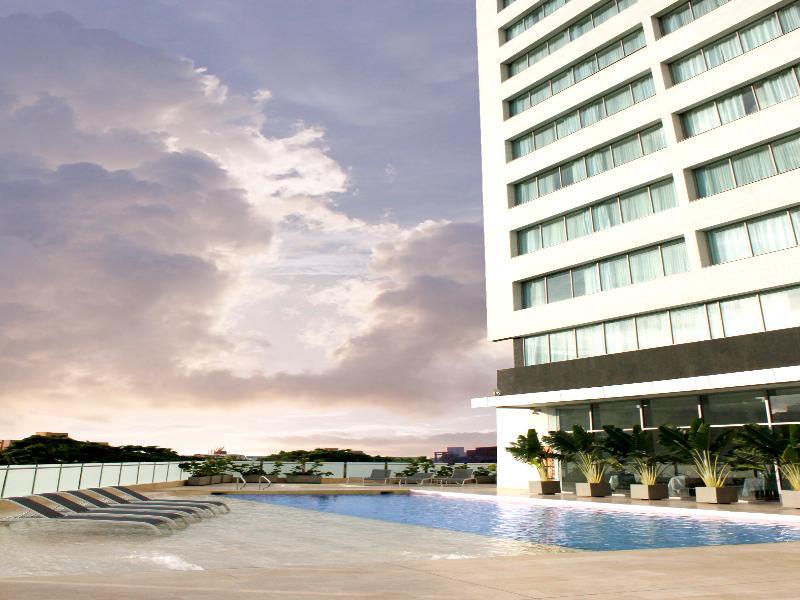 Estelar Alto Prado Barranquilla  Esterno foto The pool at the hotel