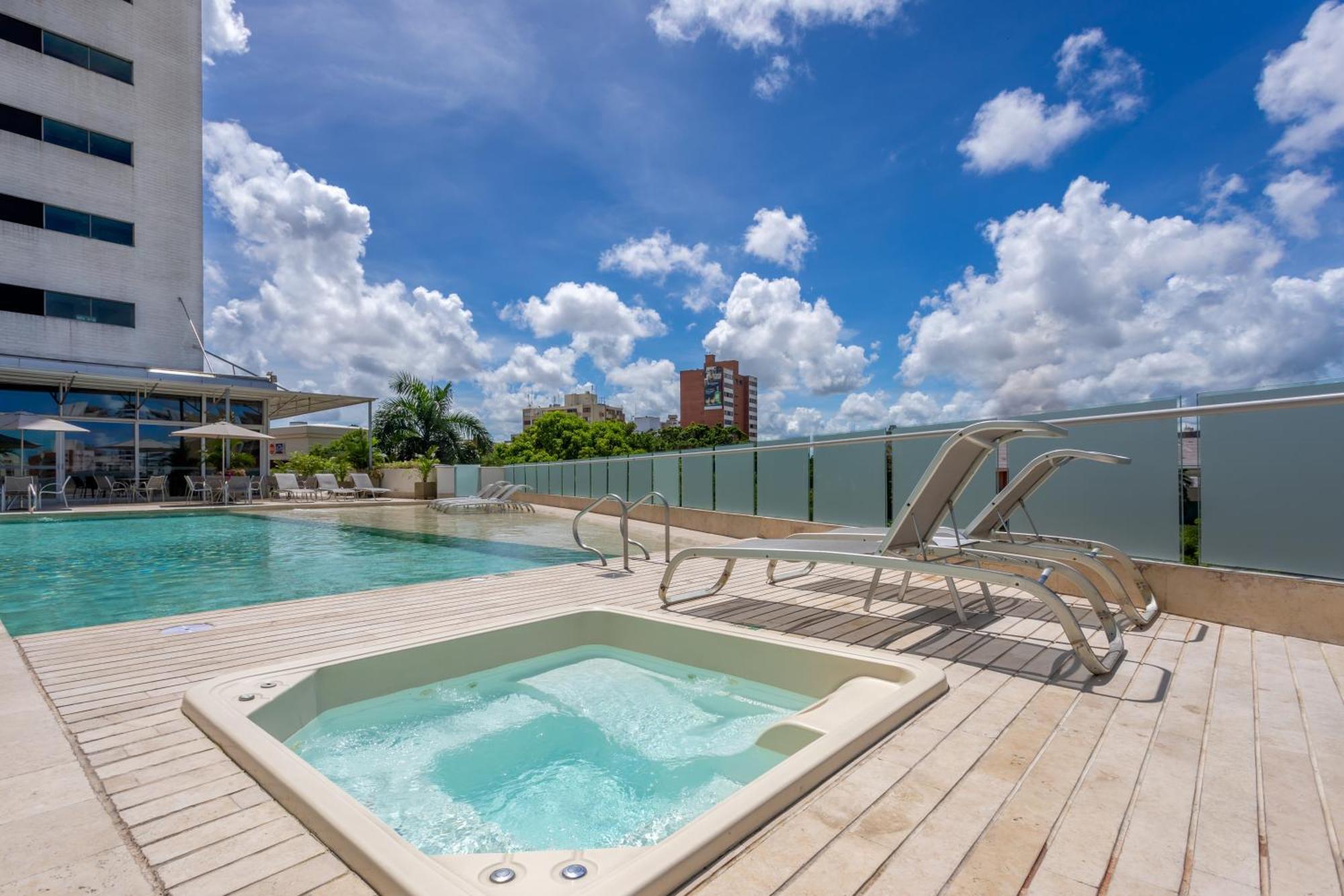 Estelar Alto Prado Barranquilla  Esterno foto Rooftop pool